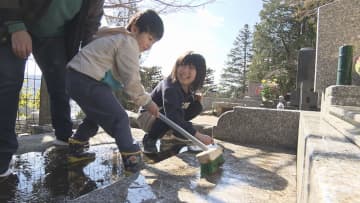 春分の日　福島県内でも各地で彼岸の墓参り