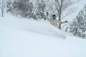 「これからが楽しい！」非圧雪すぎるスキー場と山上のレストラン【シャルマン火打スキー場】