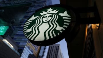 提供したホットコーヒーで客が火傷、スタバに７４億円支払い命令　米加州