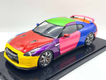 「ガイアノーツ20周年記念カラーセット」でタミヤの「1/24 NISSAN GT-R」を全塗装記念パールカラーはカーモデルで真価を発揮。GT-Rのボディを鮮やかに彩る