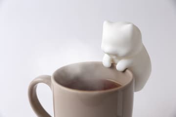 熱いお茶やスープ冷ましてくれるロボット　猫舌な人に