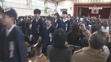 およそ1万人が学び舎から巣立ち…山口県内の多くの小学校で卒業式