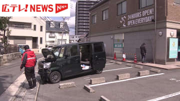 70代女性の運転する車　薬局や民家の塀に突っ込む事故