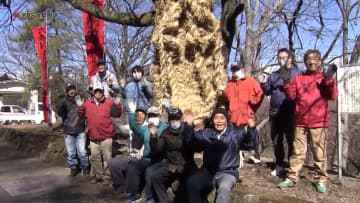 伝統の「大わらじ」無病息災願う 約6時間かけ完成 国道沿いで地域見守る 山梨