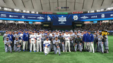 ドジャース公式に阪神との写真を投稿　ファンは「ヒロト・サイキを飛行機に乗せろ」と快投の右腕をラブコール