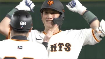 東京ドームが大歓声に包まれる！小林誠司の今季初ヒットが勝ち越しタイムリー　打席に姿を現すと大音量の「小林コール」