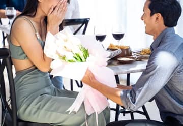 結婚に悩んでいた28歳男が、突然プロポーズを決意。「まだ早い」と思っていたのに…