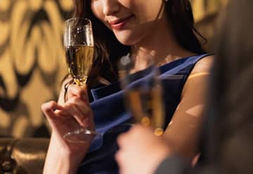 虎ノ門の人気和食店でソロ活をする30歳女。カウンター席で思わぬ出会いがあり…