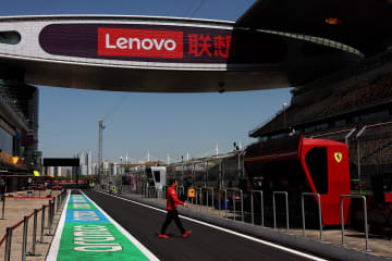 F1中国GP：貨物到着遅れがチームの作業に影響。リスクを考慮し、2026年はオーストラリアとの連戦は回避か