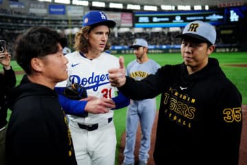 グラスノーが才木を称賛「とてもいいね」　試合後には“宝刀”伝授「私も質問したかった」