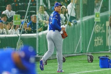 大谷翔平、新“デコピン”スパイク着用　足の裏に登場…開幕戦で新装備お披露目