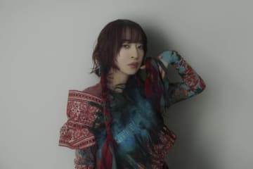 ヒグチアイ、Huluオリジナル『おとなになっても』主題歌「恋に恋せよ」リリース！ヒグチアイが増殖するミュージックビデオも公開！