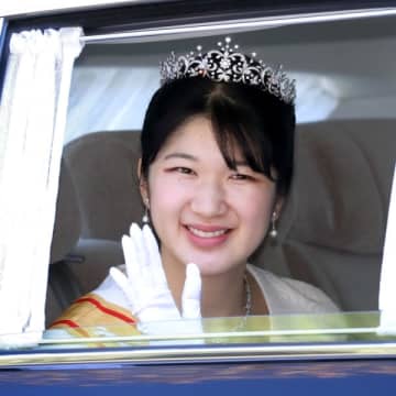 愛子さまに、佳子さまご結婚後も皇室に残る案が進展も…皇族数減少の課題にご本人の意思は？