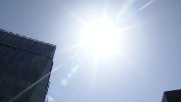 東京都内 熱中症疑いで10人搬送 51歳の男性は重症　7月上旬並みの暑さ