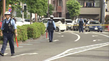 【逃走中】男が発砲してワンボックスカーで逃走　「怒鳴る声が聞こえた」　路上でもみ合い、交通トラブルか　東京・調布市