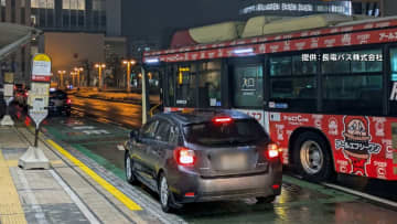 【直撃】違反ドライバー「だめだけどいっときは良い」　駅前で相次ぐ迷惑な駐停車…バス止まれず注意喚起もなぜ？　クラクションにも移動せず