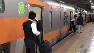 【注目】JR中央線快速に「グリーン車」本格導入…ダイヤ改正に伴い東京から大月駅間で走行　電源コンセントやWi-Fiなども完備