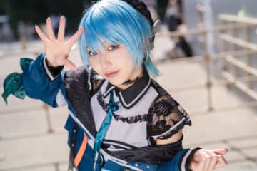 【コスプレ】これぞアイドル！ウルフカットが似合いすぎる「星街すいせい」のスタイリッシュな美貌に釘付け【写真8枚】