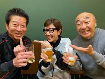 戸田恵子、寺脇康文＆高橋克実と3ショット披露「最高の誕生日会よね」