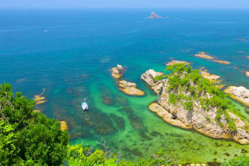 まだ知らない絶景がここに！ “西の松島”浦富海岸、山陰海岸ジオパークでのマリンスポーツ、山陰最古の温泉など 岩美周辺の見どころ（鳥取県）