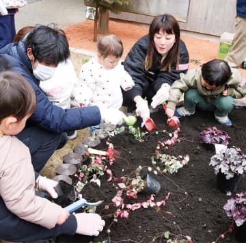 緑化で地域の輪広げ それいゆ保育園で植樹　川崎市多摩区・川崎市麻生区