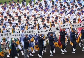 21世紀枠で初出場の壱岐、開会式リハ終えて「行進の練習を」　近畿王者との初戦は「フルスロットルで」