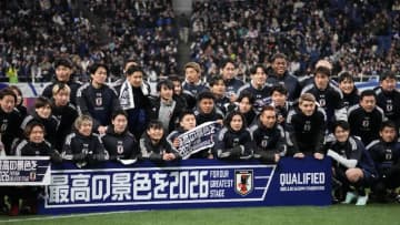 W杯出場決定後に「同日開催疑問」日本代表ゴール裏の横断幕に異論相次ぐ