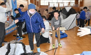 住民と実践的な訓練、防災集会初開催　久慈市の小袖小学校