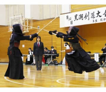 練習の成果競い熱戦　和歌山県田辺で黒潮剣道大会