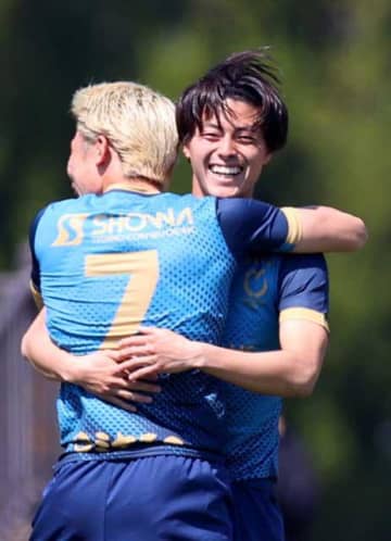 ヴェロス都農準決へ　宮日旗サッカー第3日