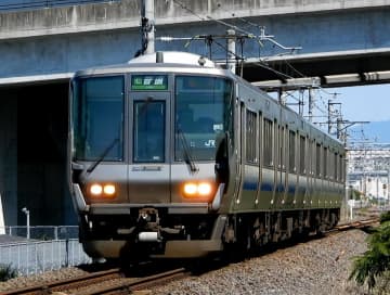 滋賀県甲賀市のJR貴生川駅付近で沿線火災　草津線が一時運転見合わせ