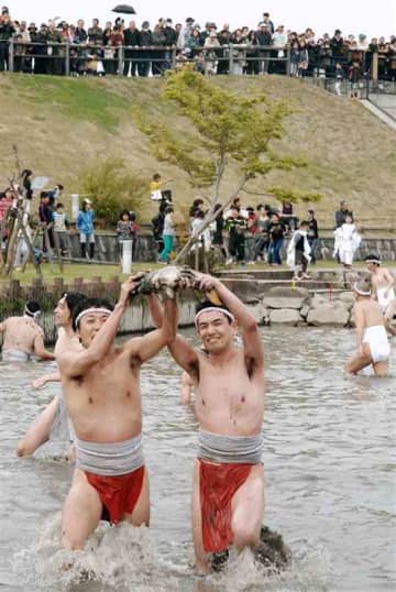 「フナ取り神事」5年ぶり開催へ　4月29日、八代市鏡町の鏡ケ池で