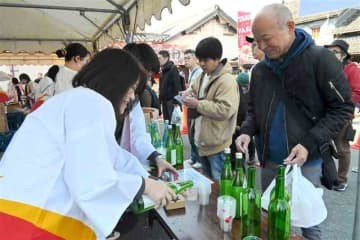 芳潤な味と香り…　千代の園酒造で新酒飲み比べ　山鹿市