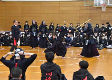 中学生、高校剣道部を体感　佐賀北高校でOB会が錬成会　進学後の競技継続願い初開催