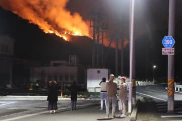 【第7報】民家と倉庫も焼く　岡山・山林火災