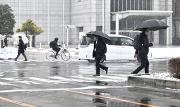 【速報】群馬県南部でも雪　交通障害に警戒呼びかけ