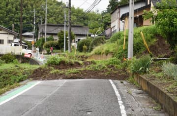 土砂流出で一部区間を通行止め　群馬・富岡市の県道中野谷富岡線