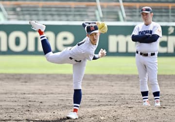 【高校野球】選抜出場の神奈川2校　横浜が甲子園練習　清陵は大阪入り後初の練習試合