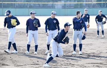 【高校野球】横浜、2回戦へ臨戦態勢　沖縄尚学のエース左腕対策に力入る