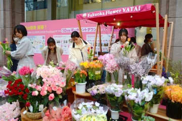 福岡市、長浜屋台で季節の花プレゼント　福岡フラワーショープレイベントの23―27日