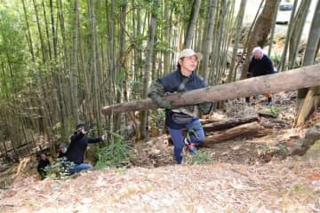 福岡県久留米市の高良山で竹林整備イベント　環境整備の大切さ学ぶ