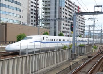 山陽新幹線と九州新幹線で遅れ　姫路駅で急病の乗客救護
