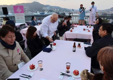 リシャール・ルデュ氏監修　スイーツ×生演奏×夕暮れの長崎港　グラバー園で優雅な時間