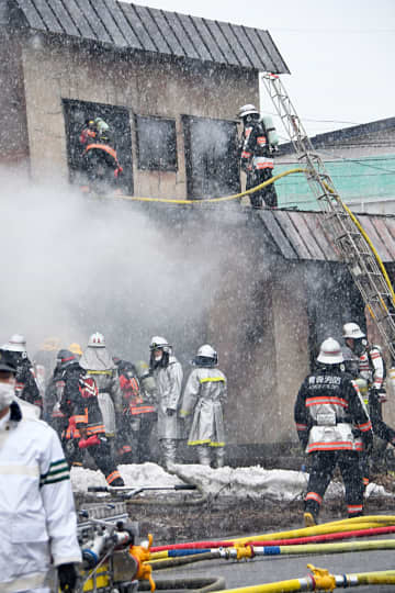 青森で住宅全焼　1人死亡