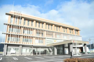 勤務先の学校教室で女子生徒のリュックから下着盗んだ疑い…中学校教諭を再逮捕　福井県、民家敷地侵入も