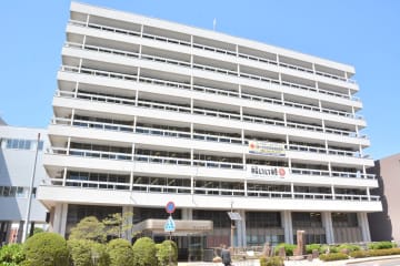 郵送された「ふるさと納税特例申請書」の封筒…封が開き申請書紛失　福井市が発送、のり付け不十分?