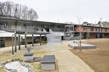 子育て支援の新拠点誕生祝う　4月開園「岩江こども園」落成記念式典　福島県三春町