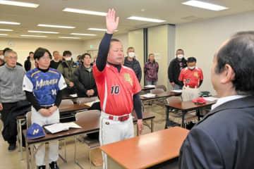 4月6日開幕　ソフトボールリーグ戦　出場35チームが健闘誓う　福島県郡山市