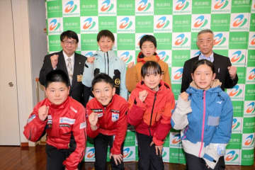 全日本ジュニアスキー選手権に出場　福島県南会津町の小中学生7人　町長に活躍誓う