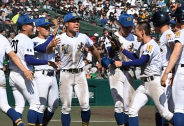 第97回センバツ高校野球　堅守の聖光学院譲らず　石沢ピンチで好捕　磨いた技術と精神発揮